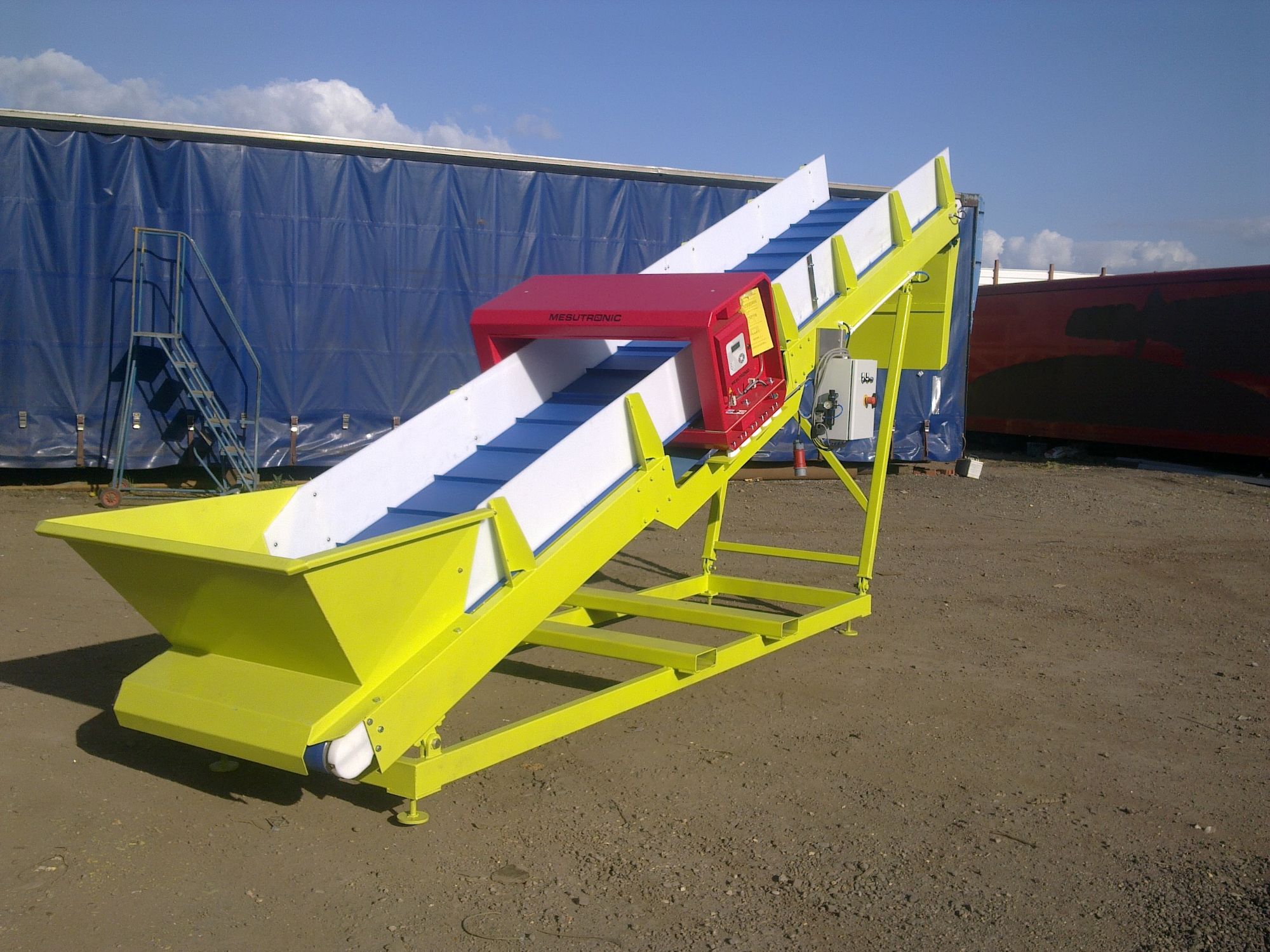 Metal Detector Conveyors & Elevators